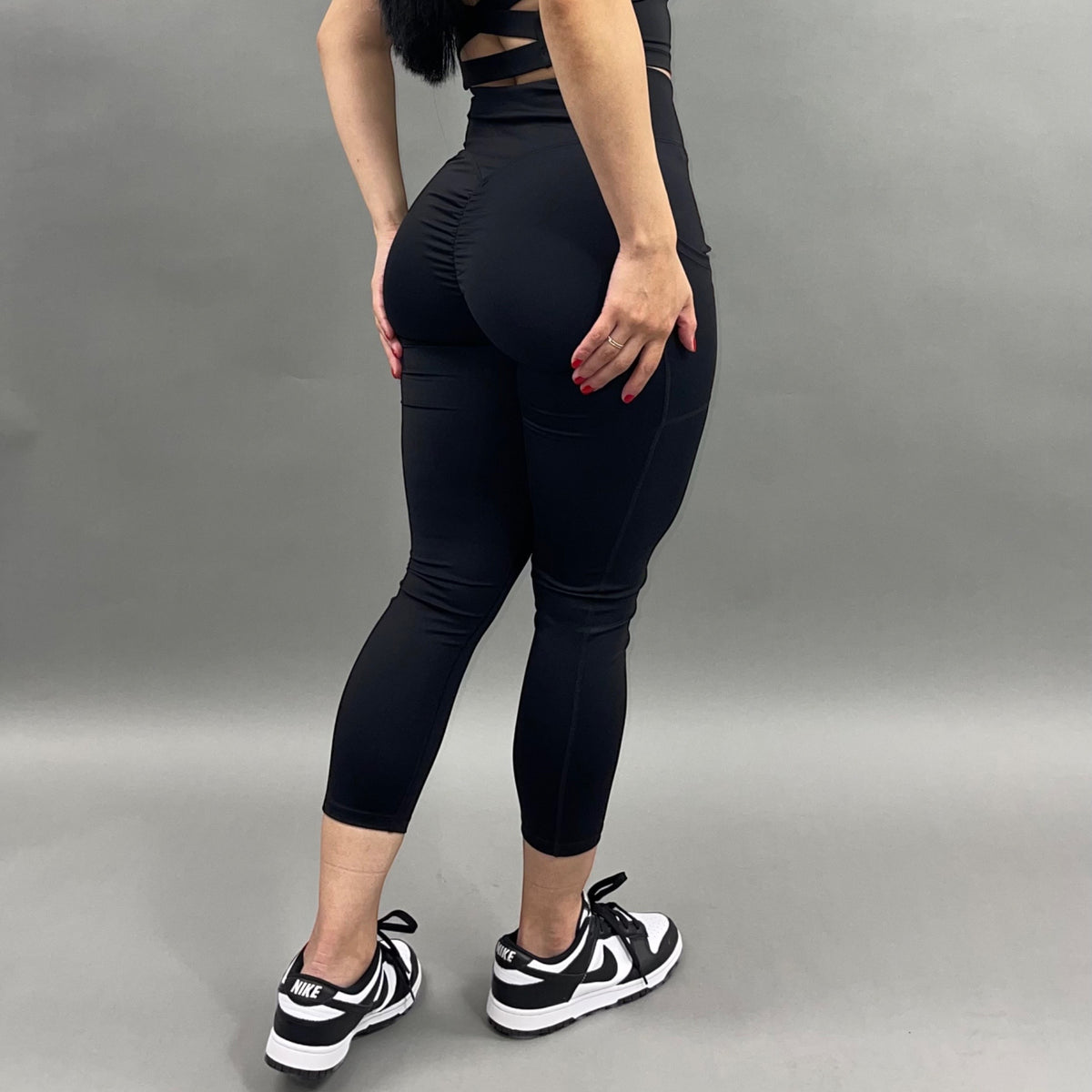 Crossover Scrunch Butt Legging